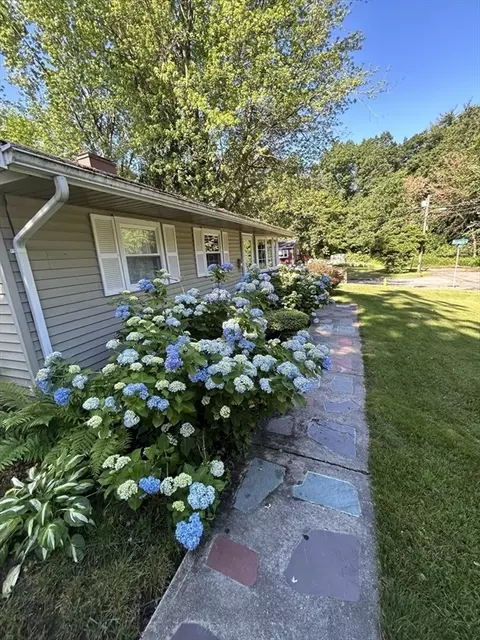 93 Crestmont St, Springfield, MA 01108 photo 22