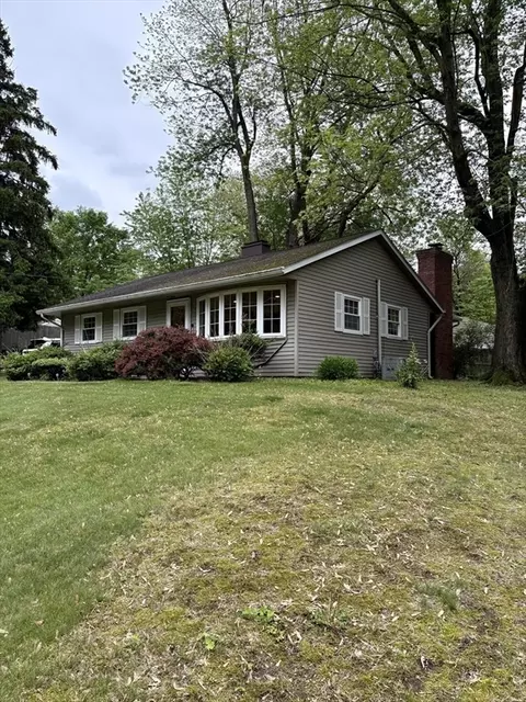 93 Crestmont St, Springfield, MA 01108 photo 2