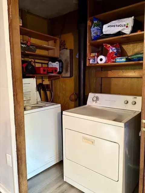 93 Crestmont St, Springfield, MA 01108 photo 8