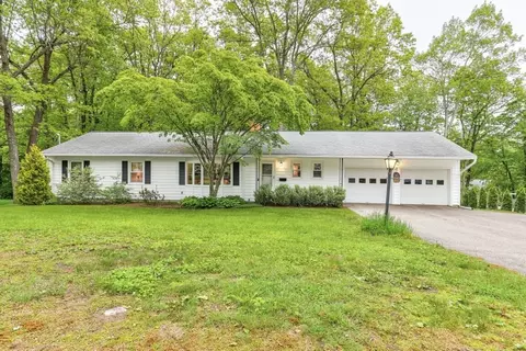 45 Surrey Ln, Holden, MA 01520