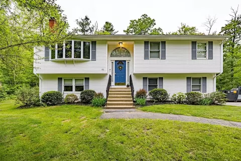 82 Mumford St, Douglas, MA 01516