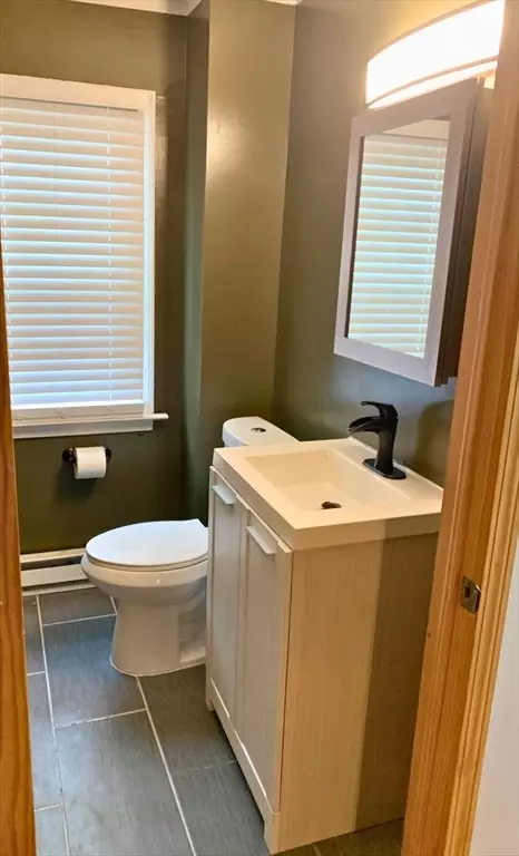 32 Marble Ave, Chicopee, MA 01013 photo 2