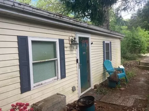 44 Tallawanda Rd, Swansea, MA 02777