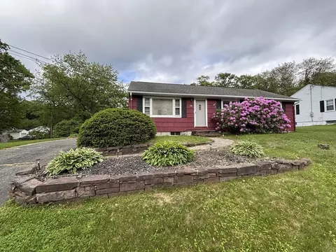 141 Cooper St, Springfield, MA 01108 photo 4