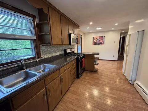 141 Cooper St, Springfield, MA 01108 photo 9