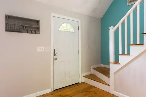 Entry Way - 100 Kelley Rd, Barnstable, MA 02601 photo 2 of 3