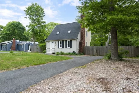 100 Kelley Rd, Barnstable, MA 02601