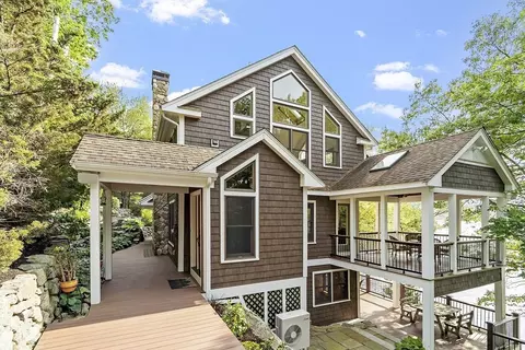55 Wenuchas Trl, Groton, MA 01450
