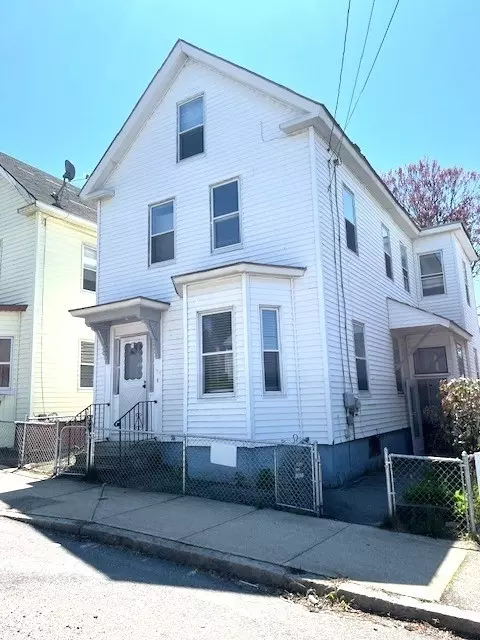 129 3rd St, Lowell, MA 01850