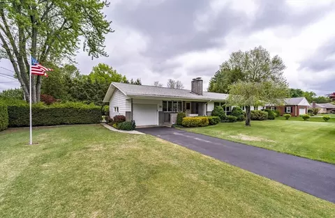 23 Pearl Ln, Springfield, MA 01129