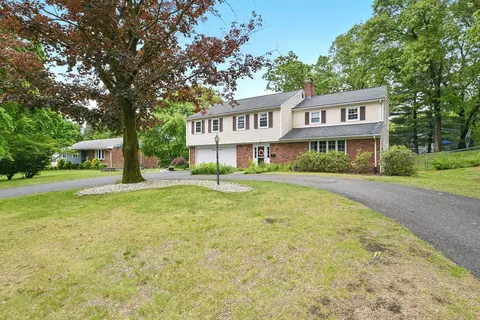 88 Redfern Dr, Longmeadow, MA 01106