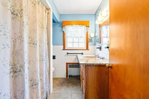 Bath - 250 Belchertown Rd, Ware, MA 01082 photo 1 of 1
