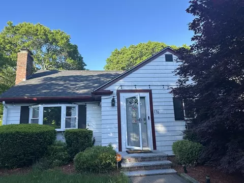 176 Ettrick St, Brockton, MA 02301