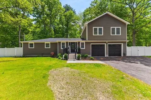 12 Spruce St, Taunton, MA 02780