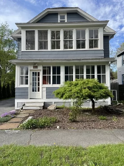 492 Elm St, Northampton, MA 01060