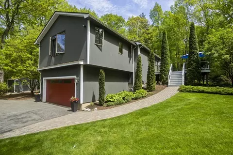 21 Birch Ln, Northampton, MA 01060