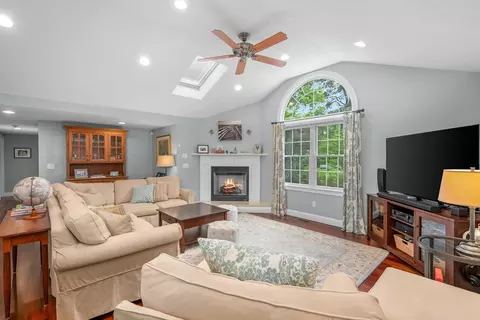 10 Neshobe Rd, Mashpee, MA 02649 photo 3