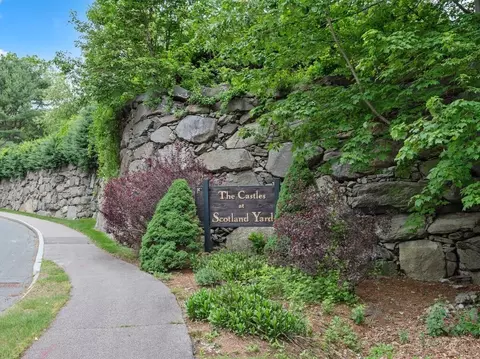 3 Loyalist Dr #3, Uxbridge, MA 01569