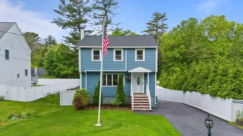 54 Forest St, Wilmington, MA 01887