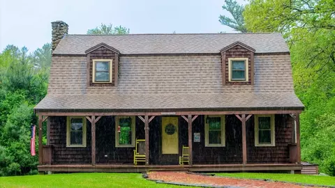 18 Lynn Ellen Dr, Acushnet, MA 02743