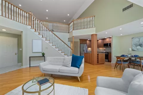 501 Lexington St #35, Waltham, MA 02452