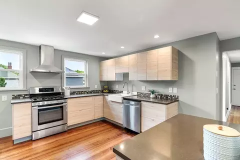21 Plainfield St #3, Boston, MA 02130