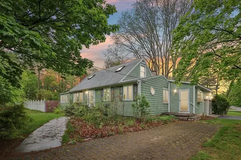 24 Richard Dr, Hanover, MA 02339