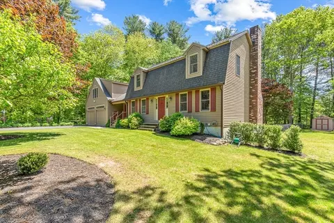 2 Strawstone Ln, Norton, MA 02766
