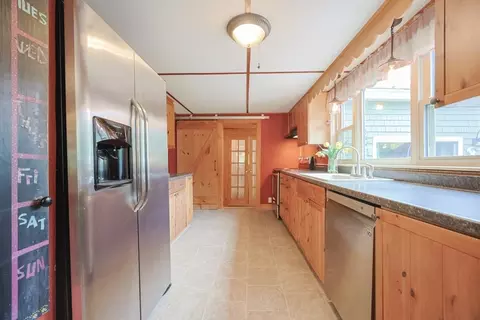 Kitchen - 21 Witherell Pl, Plainville, MA 02762 photo 3 of 3