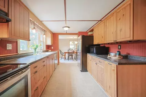 Kitchen - 21 Witherell Pl, Plainville, MA 02762 photo 1 of 3