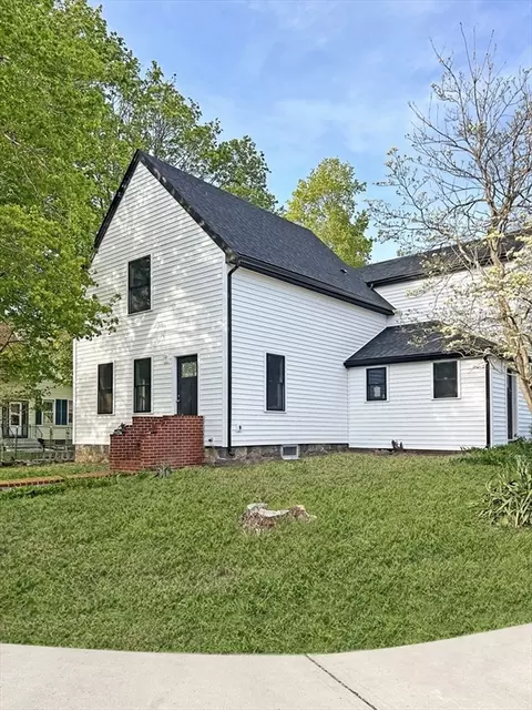 10 Bigelow St, Rockland, MA 02370