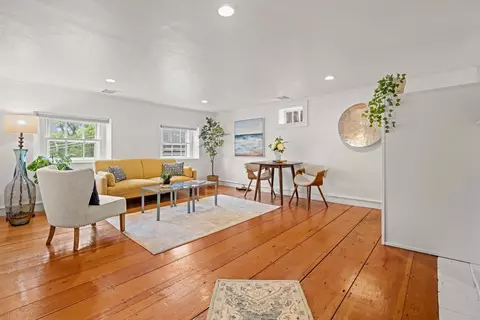 218 Washington St #5, Marblehead, MA 01945