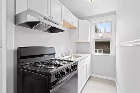 570 William St, Fall River, MA 02721 photo 5