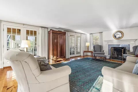 8 Preston Pl, Beverly, MA 01915 photo 13