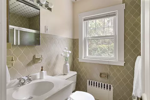 Bath - 72 Blake Rd, Brookline, MA 02445 photo 3 of 4