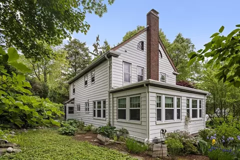 Exterior - 72 Blake Rd, Brookline, MA 02445 photo 4 of 6