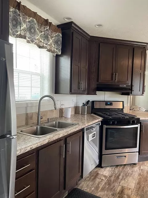 83 Kristen Ln, Wareham, MA 02571 photo 5