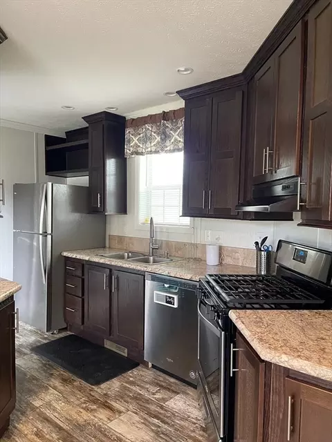 83 Kristen Ln, Wareham, MA 02571 photo 4