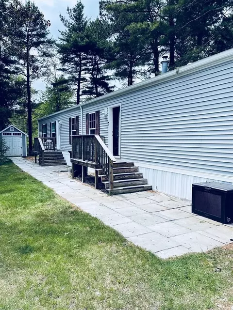 83 Kristen Ln, Wareham, MA 02571 photo 3