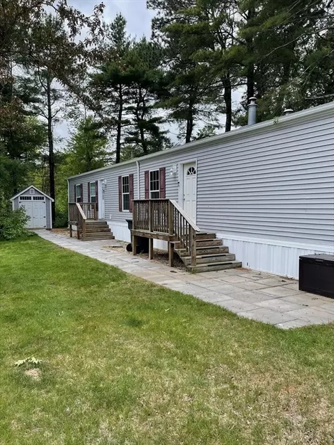 83 Kristen Ln, Wareham, MA 02571 photo 2