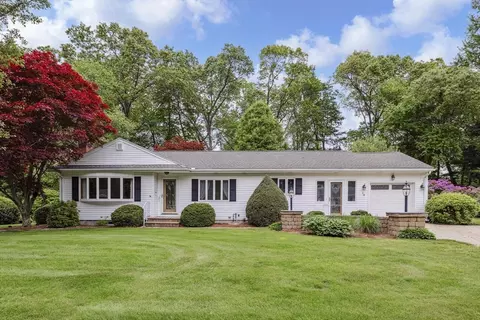 14 Sunnyside Ter, Wilbraham, MA 01095
