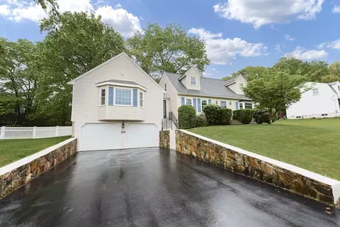 6 Taft Dr, Franklin, MA 02038