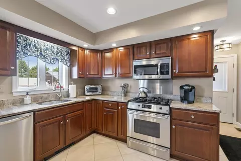 16 Windsor St, Everett, MA 02149 photo 9