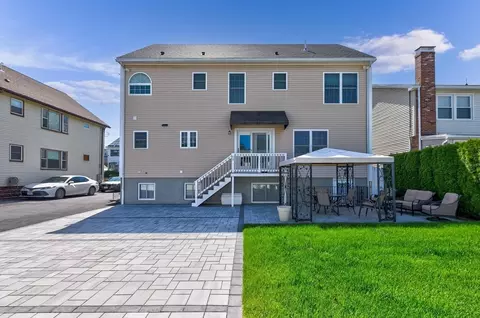 16 Windsor St, Everett, MA 02149 photo 2
