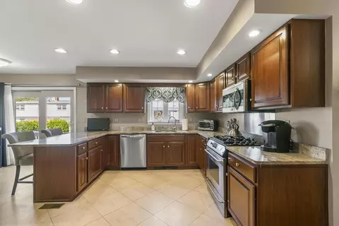 16 Windsor St, Everett, MA 02149 photo 8