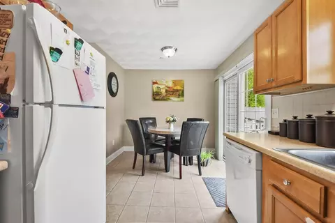 5239 N Main St #7, Fall River, MA 02720 photo 7