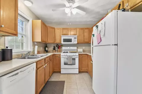 5239 N Main St #7, Fall River, MA 02720 photo 4