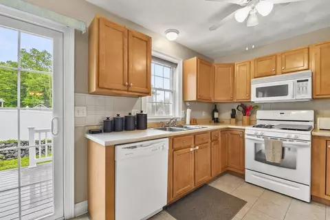 5239 N Main St #7, Fall River, MA 02720 photo 6