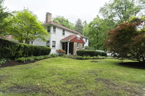 118 Dudley Ln, Milton, MA 02186