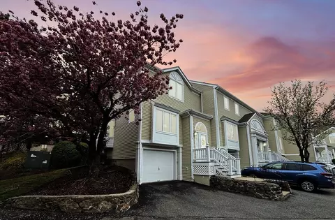 1 Abington Rd #1, Danvers, MA 01923